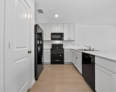 914 Sandhill Crane Lane - Photo Thumbnail 6