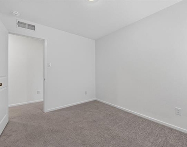 914 Sandhill Crane Lane - Photo Thumbnail 14