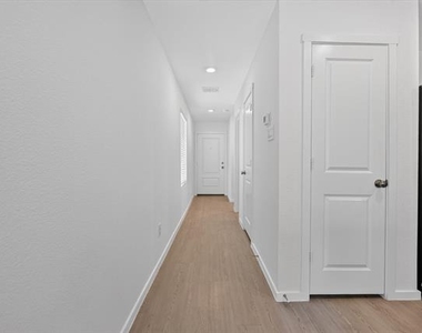 914 Sandhill Crane Lane - Photo Thumbnail 8