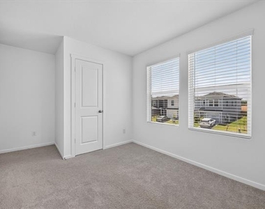 914 Sandhill Crane Lane - Photo Thumbnail 11