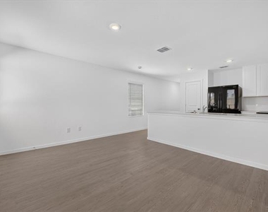 914 Sandhill Crane Lane - Photo Thumbnail 3