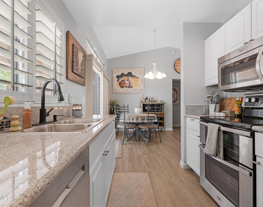 24810 S Foxglenn Drive - Photo Thumbnail 11