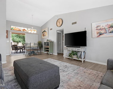 24810 S Foxglenn Drive - Photo Thumbnail 7