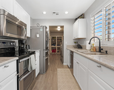 24810 S Foxglenn Drive - Photo Thumbnail 10