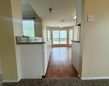 1611 Windcastle Drive - Photo Thumbnail 7