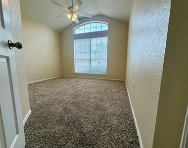 1611 Windcastle Drive - Photo Thumbnail 28