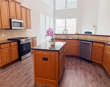 69 Cattail Pond Drive - Photo Thumbnail 9