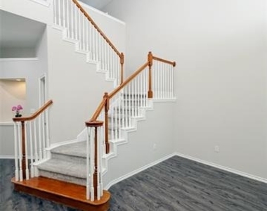 69 Cattail Pond Drive - Photo Thumbnail 5