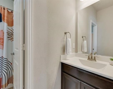 4416 Coney Island Drive - Photo Thumbnail 31