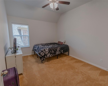 2504 Hammock Lake Drive - Photo Thumbnail 33