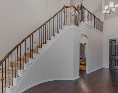 2504 Hammock Lake Drive - Photo Thumbnail 7
