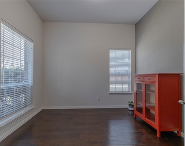 2504 Hammock Lake Drive - Photo Thumbnail 5