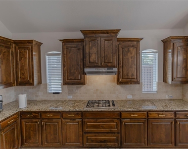 2504 Hammock Lake Drive - Photo Thumbnail 15