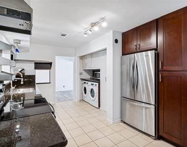 6406 Chesley Lane - Photo Thumbnail 8