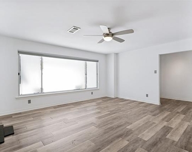 6406 Chesley Lane - Photo Thumbnail 3