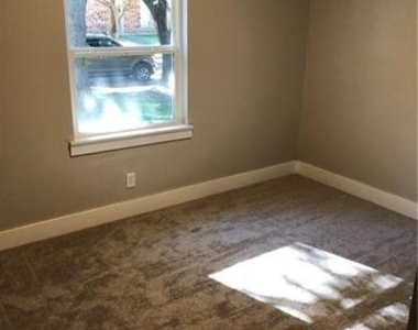 1531 Camelia Drive - Photo Thumbnail 13