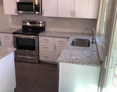 1531 Camelia Drive - Photo Thumbnail 4