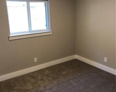 1531 Camelia Drive - Photo Thumbnail 14