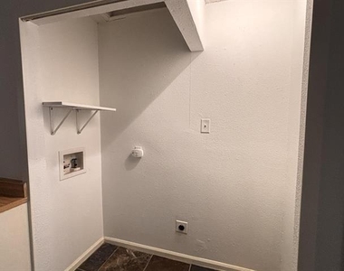 1821 Donna Street - Photo Thumbnail 3