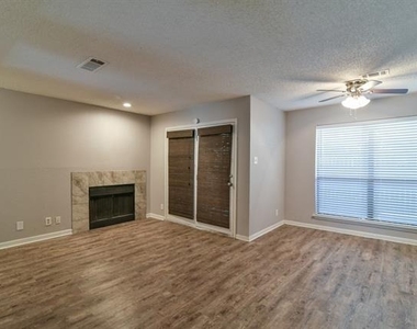 1906 Emerald Place - Photo Thumbnail 5