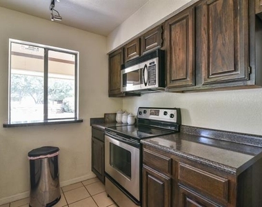 1906 Emerald Place - Photo Thumbnail 28