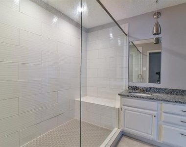 1906 Emerald Place - Photo Thumbnail 17