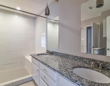 1906 Emerald Place - Photo Thumbnail 15