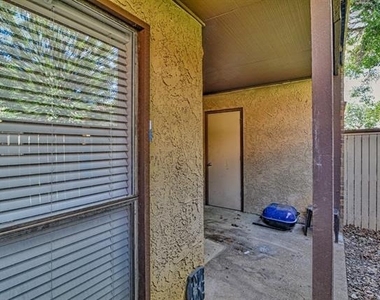 1906 Emerald Place - Photo Thumbnail 21