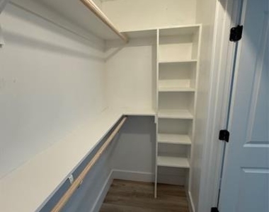 2409 Caprice Avenue - Photo Thumbnail 12