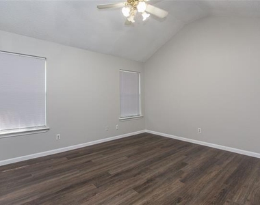 303 Shirley Drive - Photo Thumbnail 23