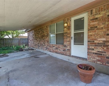 303 Shirley Drive - Photo Thumbnail 25