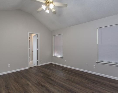 303 Shirley Drive - Photo Thumbnail 21