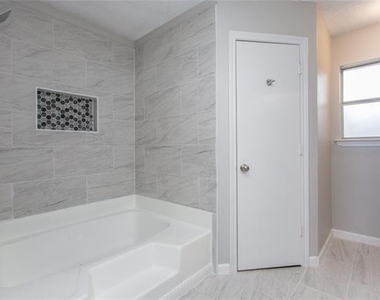 303 Shirley Drive - Photo Thumbnail 20