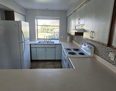 3309 N 70th Street - Photo Thumbnail 2