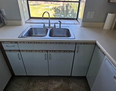 3309 N 70th Street - Photo Thumbnail 7