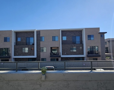 3309 N 70th Street - Photo Thumbnail 23