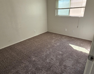 3309 N 70th Street - Photo Thumbnail 9