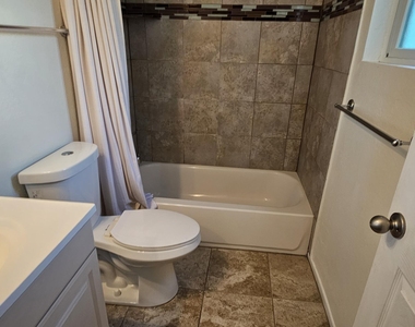 3309 N 70th Street - Photo Thumbnail 11