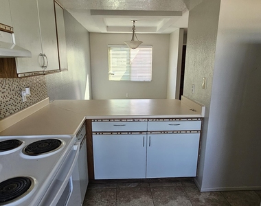 3309 N 70th Street - Photo Thumbnail 8