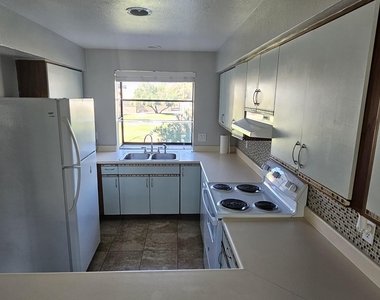 3309 N 70th Street - Photo Thumbnail 4