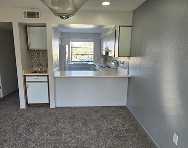 3309 N 70th Street - Photo Thumbnail 17