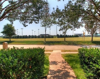 4551 Hawkhurst Drive - Photo Thumbnail 23
