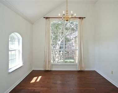 4551 Hawkhurst Drive - Photo Thumbnail 12