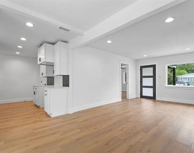 10746 Cotillion Drive - Photo Thumbnail 6