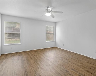 2205 Lookout Lane - Photo Thumbnail 26