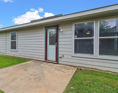 2205 Lookout Lane - Photo Thumbnail 34