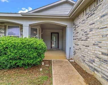 2205 Lookout Lane - Photo Thumbnail 2