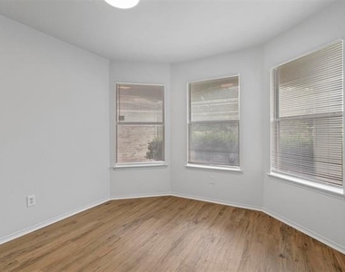 2205 Lookout Lane - Photo Thumbnail 14