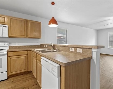 2205 Lookout Lane - Photo Thumbnail 9