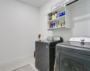 7605 Reis Lane - Photo Thumbnail 9